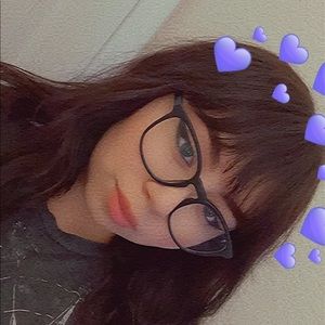 Meet your Posher, Leyra